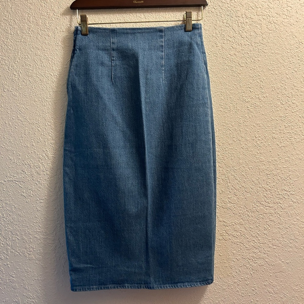 J Crew demon pencil skirt with size zipper. Size 25